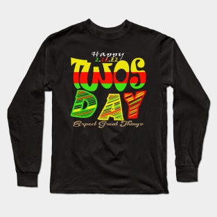 happy twosday 2/22/22 expert great things Long Sleeve T-Shirt